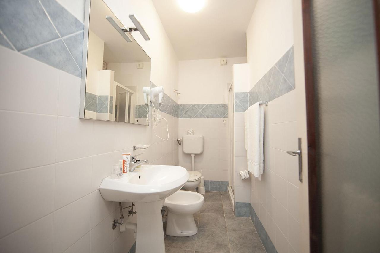 Hotel Thomas Marina di Campo Bagian luar foto