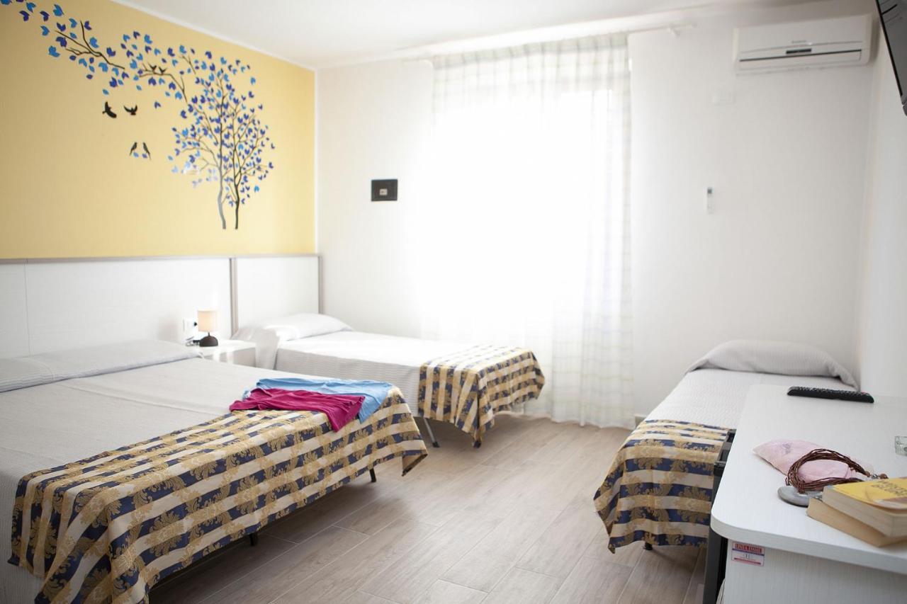 Hotel Thomas Marina di Campo Bagian luar foto